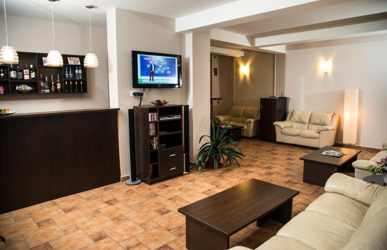 Pensiunea Carmen - Bikers Friendly Nest Sibiu Exterior photo
